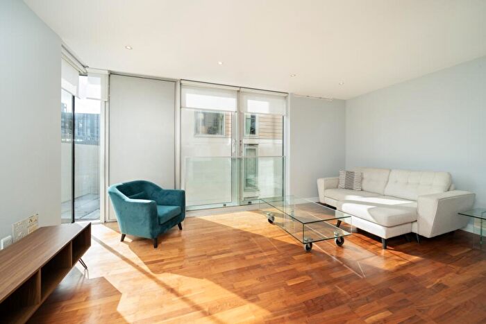 2 Bedroom Flat To Rent In Luna House, Bermondsey Wall West, London, -, SE16