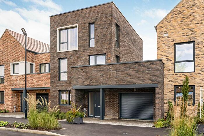 5 Bedroom Town House For Sale In Canalside Quarter, Oxford, Oxfordshire, OX2
