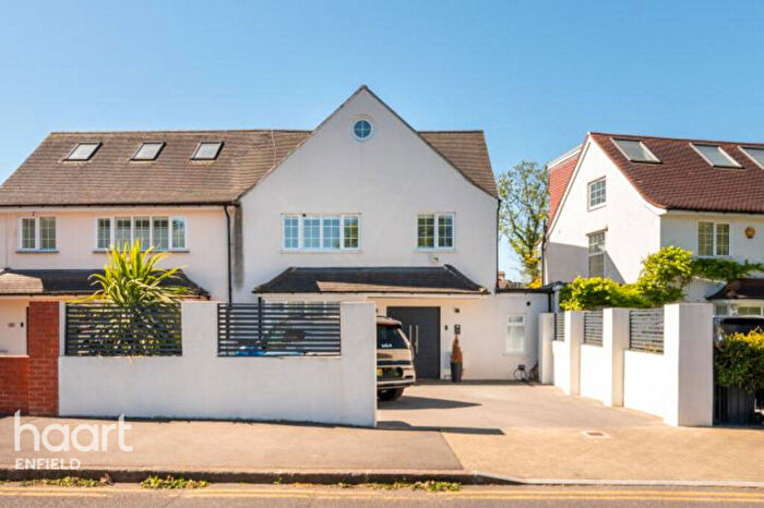 5 Bedroom Semi Detached House To Rent In Oakington Avenue, Wembley, HA9