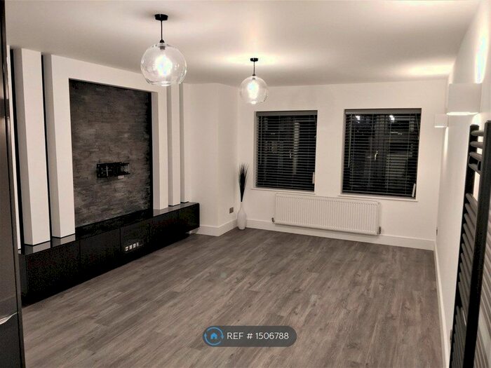 2 Bedroom Maisonette To Rent In Wigginton Avenue, Wembley, HA9