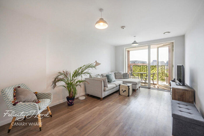 2 Bedroom Flat For Sale In Pioneer Court, London, E16