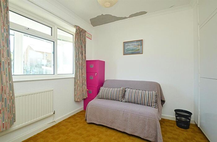 2 Bedroom Flat For Sale In Fantastic Countryside Views * Wroxall, PO38