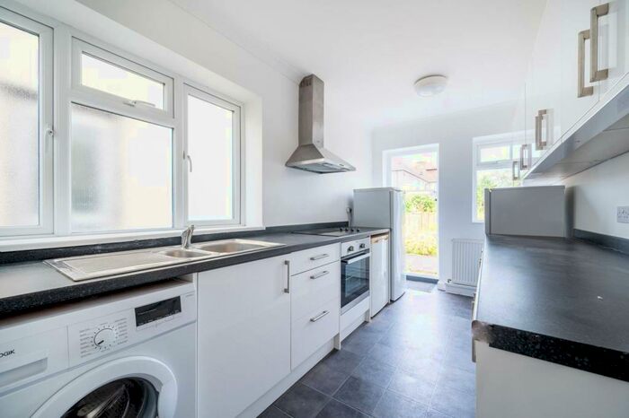4 Bedroom End Of Terrace House To Rent In Weston Road, Guildford, , Guildford, GU2