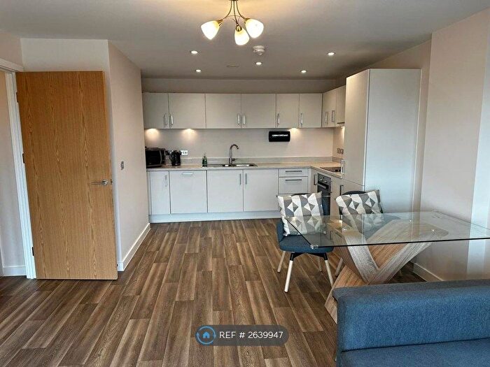 2 Bedroom Flat To Rent In Roosevelt Apartments, Birmingham, B15