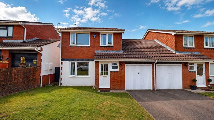 3 Bedroom Semi-Detached House For Sale In Brynderwen, Cilfynydd, CF37
