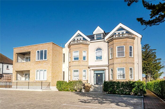 3 Bedroom Flat To Rent In Rowantree Road, Enfield, EN2