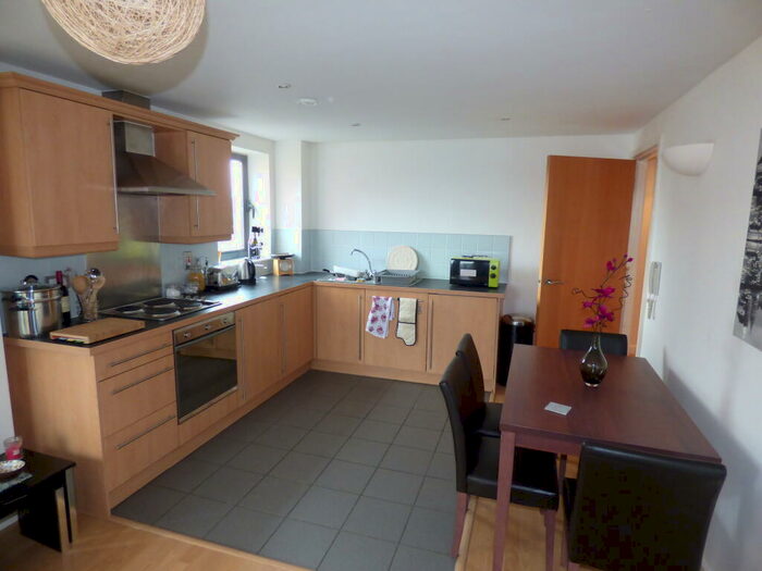 2 Bedroom Apartment To Rent In Velocity North City Walk City Centre, LS11