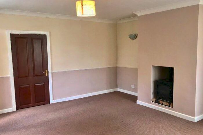 2 Bedroom End Of Terrace House To Rent In Harold Croft, Rotherham S61