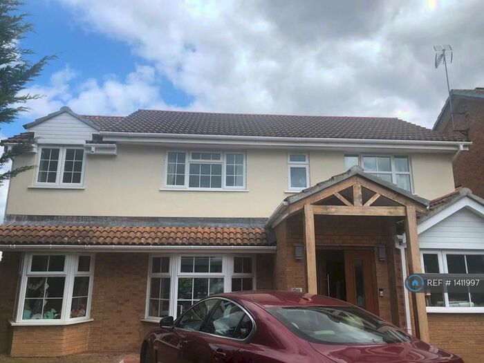 4 Bedroom Detached House To Rent In Riding Way, Wokingham, RG41