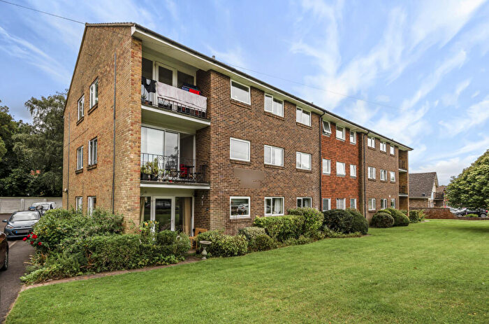 2 Bedroom Flat For Sale In Kingsway Court, Chandler's Ford, Hampshire, SO53