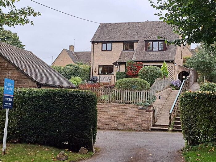 4 Bedroom Detached House For Sale In The Drive, Enstone, OX7
