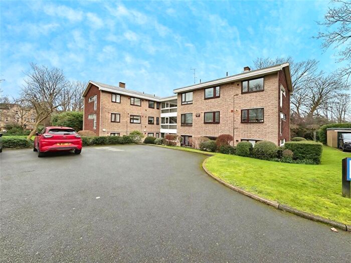 2 Bedroom Flat For Sale In North Park, London, SE9