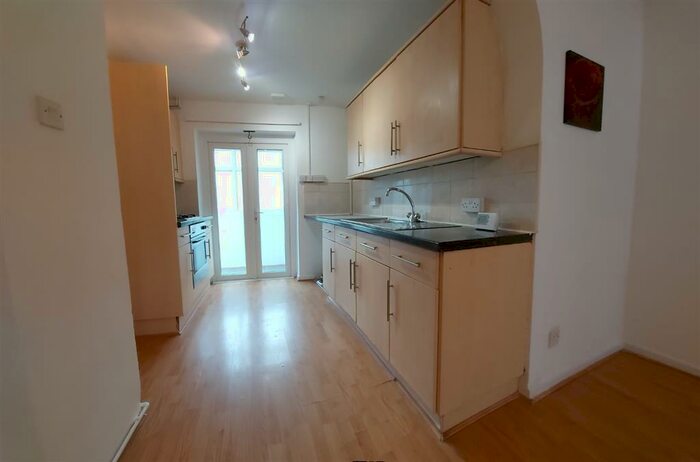 3 Bedroom Property To Rent In Llangyfelach Road, Brynhyfred, Swansea, SA5