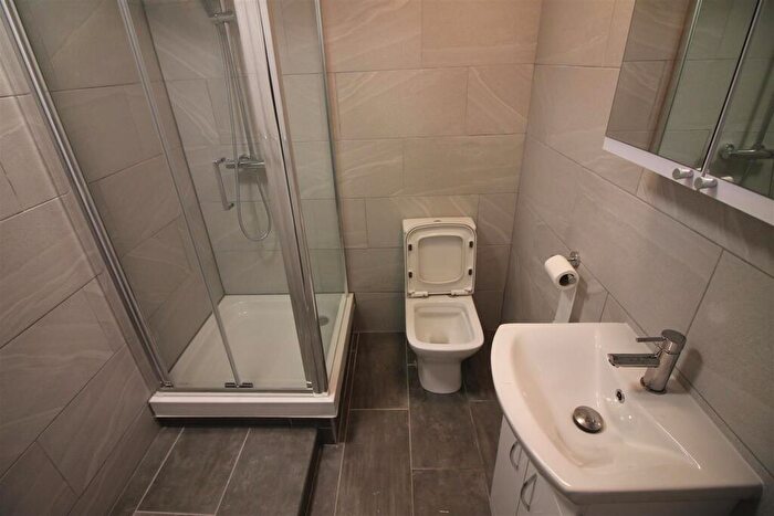 1 Bedroom Flat To Rent In Cross Flatts Terrace, Beeston, Leeds, LS11