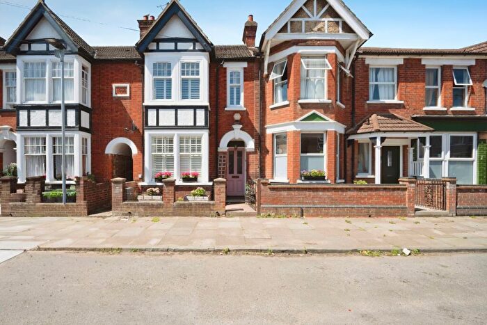 3 Bedroom Terraced House For Sale In Denmark Street, Bedford, Bedfordshire, MK40