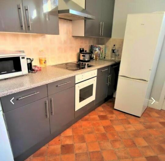 6 Bedroom Terraced House To Rent In Estcourt Terrace, Leeds, West Yorkshire, LS6