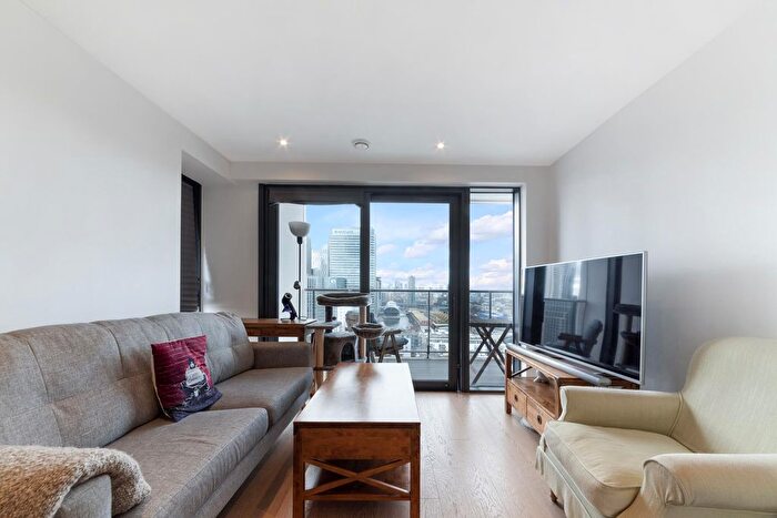 1 Bedroom Flat To Rent In Horizons Tower, Yabsley Street, London, E14