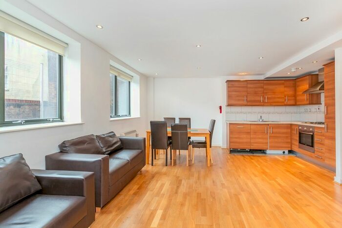 2 Bedroom Flat To Rent In Fieldgate Street, Liverpool Street, E1