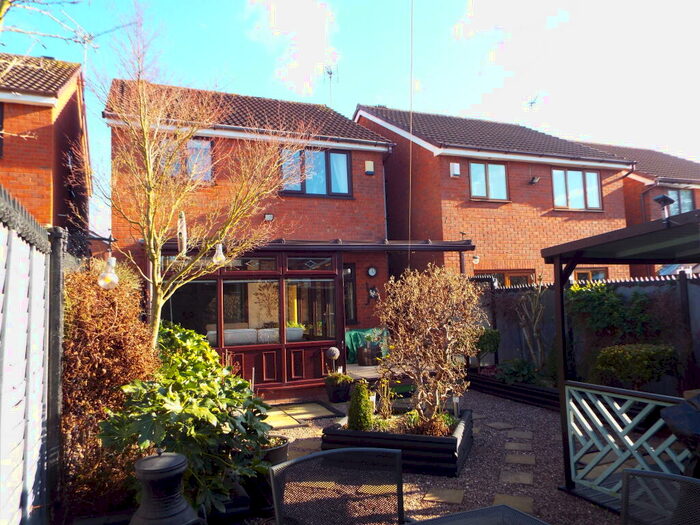 3 Bedroom House To Rent In Wright Close, Kingsbury, B78