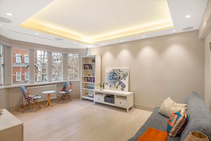 1 Bedroom Flat To Rent In Kensington High Street, London, W8