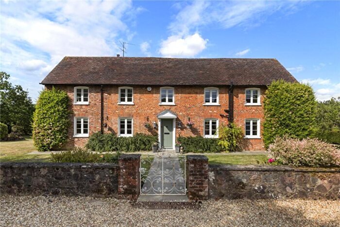 4 Bedroom Detached House For Sale In Blacknest Road, Blacknest, Alton, Hampshire, GU34