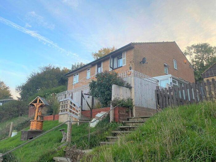 2 Bedroom Property To Rent In Pinders Road, Hastings, Hastings, TN35