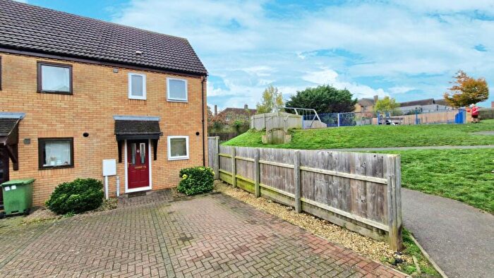2 Bedroom End Of Terrace House For Sale In Drift Avenue, Stamford, PE9