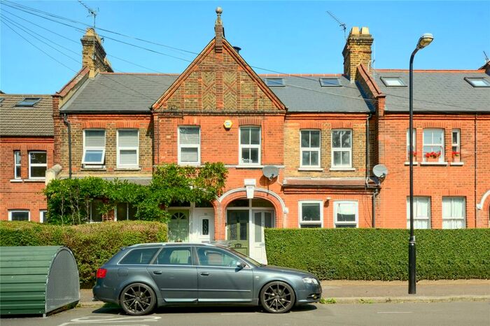 2 Bedroom Flat To Rent In Warner Road, Walthamstow, London, E17