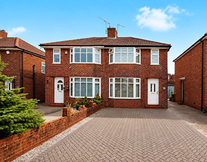 3 Bedroom Semi-Detached House For Sale In Bullhead Road, Borehamwood, WD6