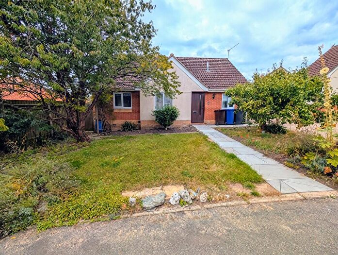 2 Bedroom Detached Bungalow For Sale In St. Marys View, Pakenham, IP31