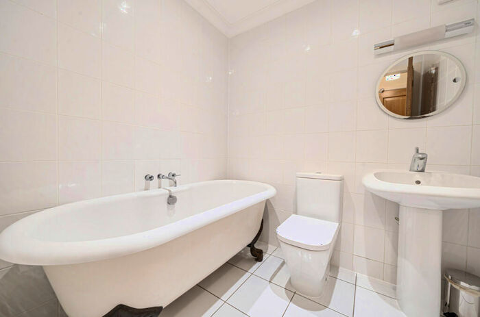 5 Bedroom Detached House For Sale In Cleek Drive, Bassett, Southampton, Hampshire, SO16