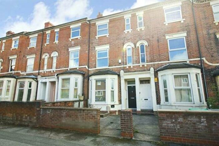 6 Bedroom Flat To Rent In Portland Road, Nottingham, Nottinghamshire, NG7