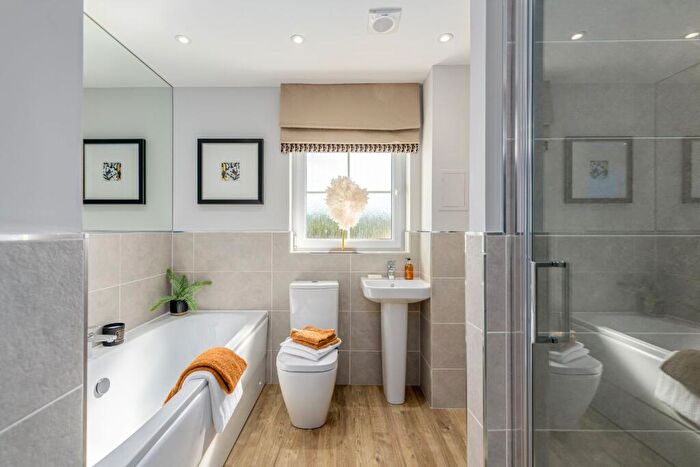 4 Bedroom Detached House For Sale In Meadowsweet Drive, Edinburgh, EH4