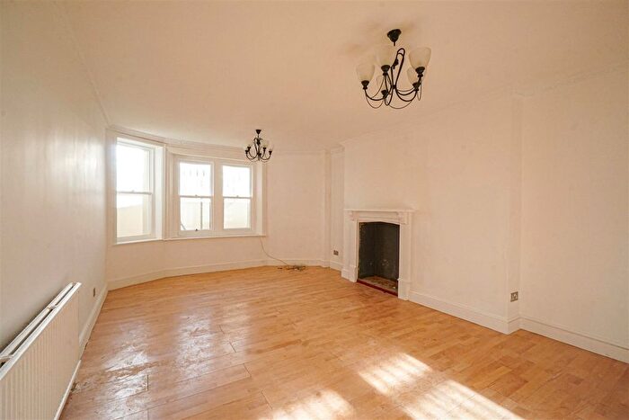 1 Bedroom Flat For Sale In Eversfield Place, St. Leonards-On-Sea, TN37
