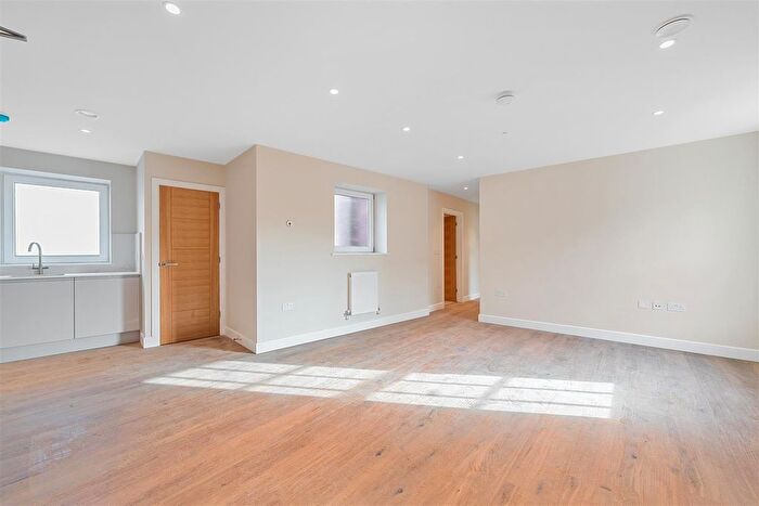 2 Bedroom Flat For Sale In High Street, Ewell, Epsom, KT17