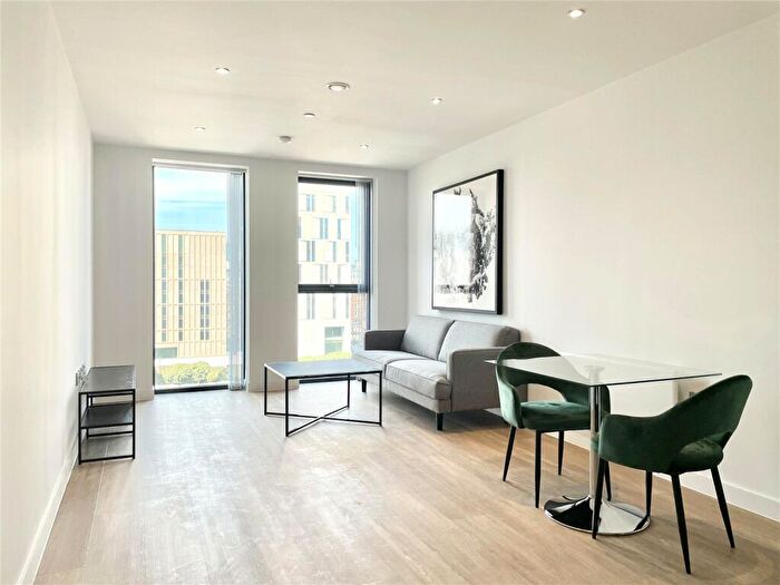 3 Bedroom Apartment To Rent In Manchester New Square, Whitworth Street, Manchester, M1