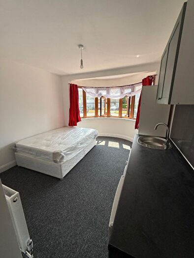 Studio To Rent In Malvern Avenue, South Harrow, HA2