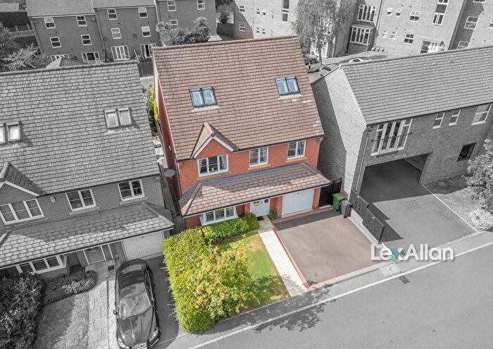 6 Bedroom Detached House For Sale In Smalman Close, Stourbridge, DY8