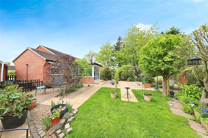 2 Bedroom Bungalow For Sale In Kelso Gardens, Perton Wolverhampton, Staffordshire, WV6