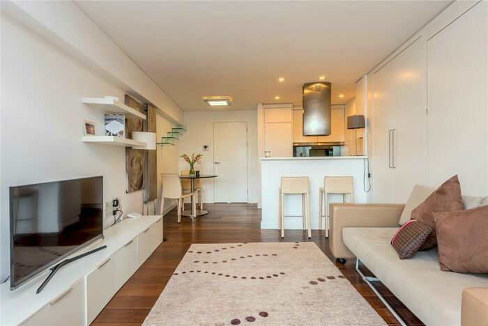 Apartment To Rent In Frobisher Crescent, Barbican, London, EC2Y