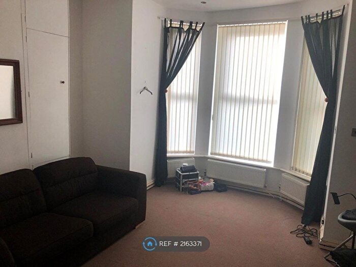 1 Bedroom Flat To Rent In Withington Road, Manchester, M16