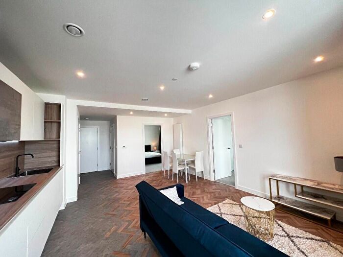 2 Bedroom Flat For Sale In Skyline Apartments, Makers Yard, London, E3