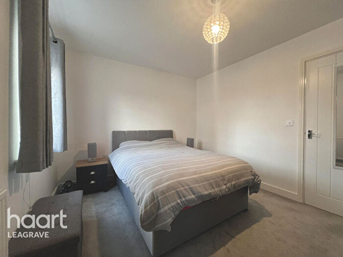 1 Bedroom Apartment For Sale In Cresswell Edge, Dunstable, LU5