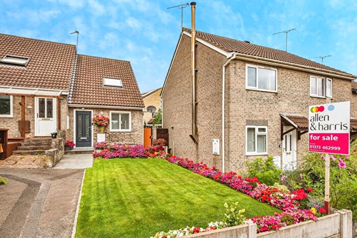 1 Bedroom End Of Terrace House For Sale In Whatcombe Road, Frome, BA11