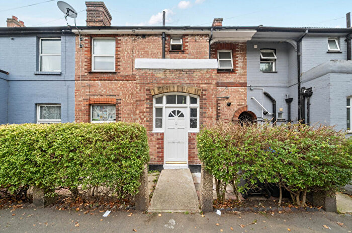 3 Bedroom Terraced House For Sale In Raleigh Gardens, Mitcham, CR4