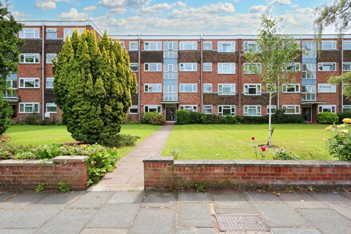 1 Bedroom Apartment To Rent In Lovelace Road, Surbiton, KT6