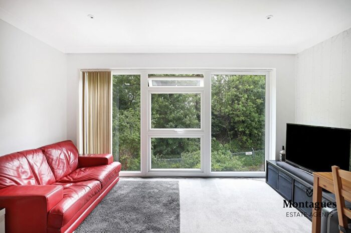 1 Bedroom Flat To Rent In Kendal Avenue, Epping, CM16