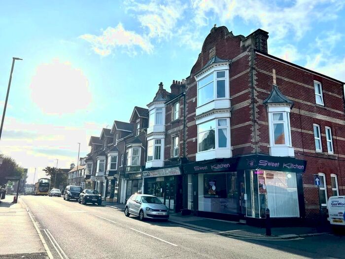 1 Bedroom Flat To Rent In Abbotsbury Road, Weymouth, DT4