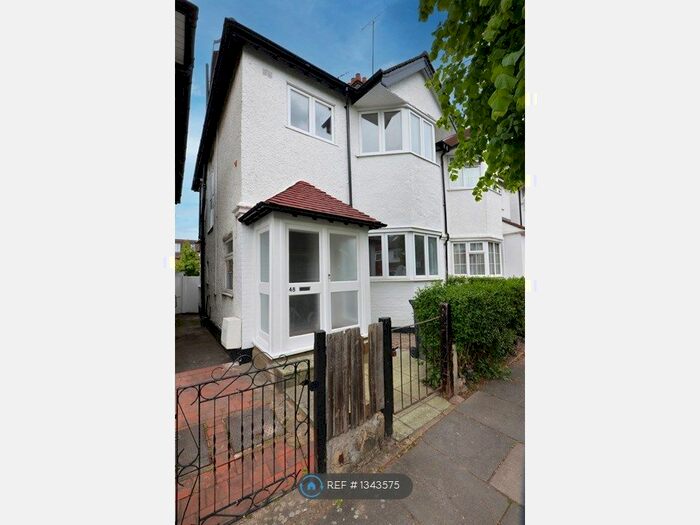 5 Bedroom Semi-Detached House To Rent In St. Georges Road, London, NW11