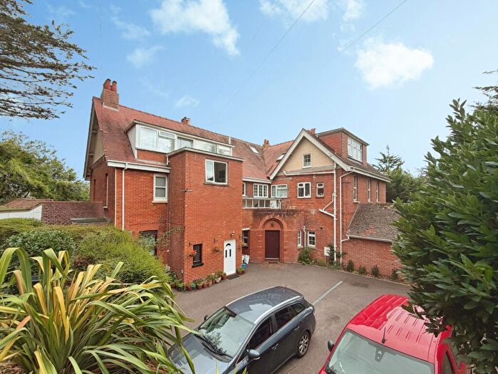 2 Bedroom Flat For Sale In Douglas Avenue, Exmouth, Devon, EX8
